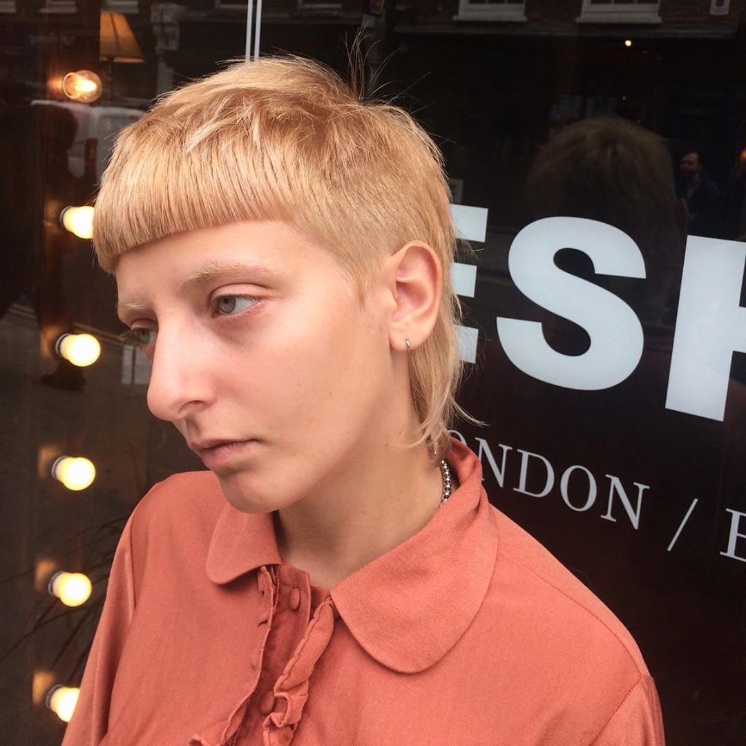 Blonde soft mullet haircut in Shoreditch, London