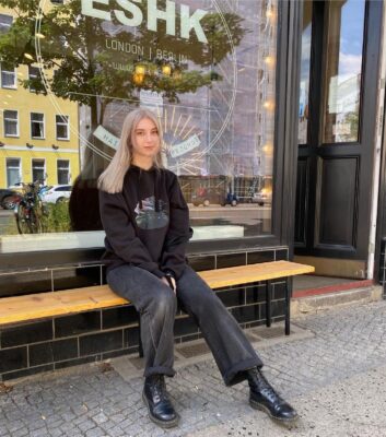 long blonde back shorter front bangs haircut in berlin eshk