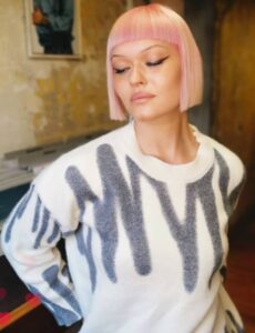 pastel pink bob haircut at ESHK friseur hair salon Neukölln Berlin