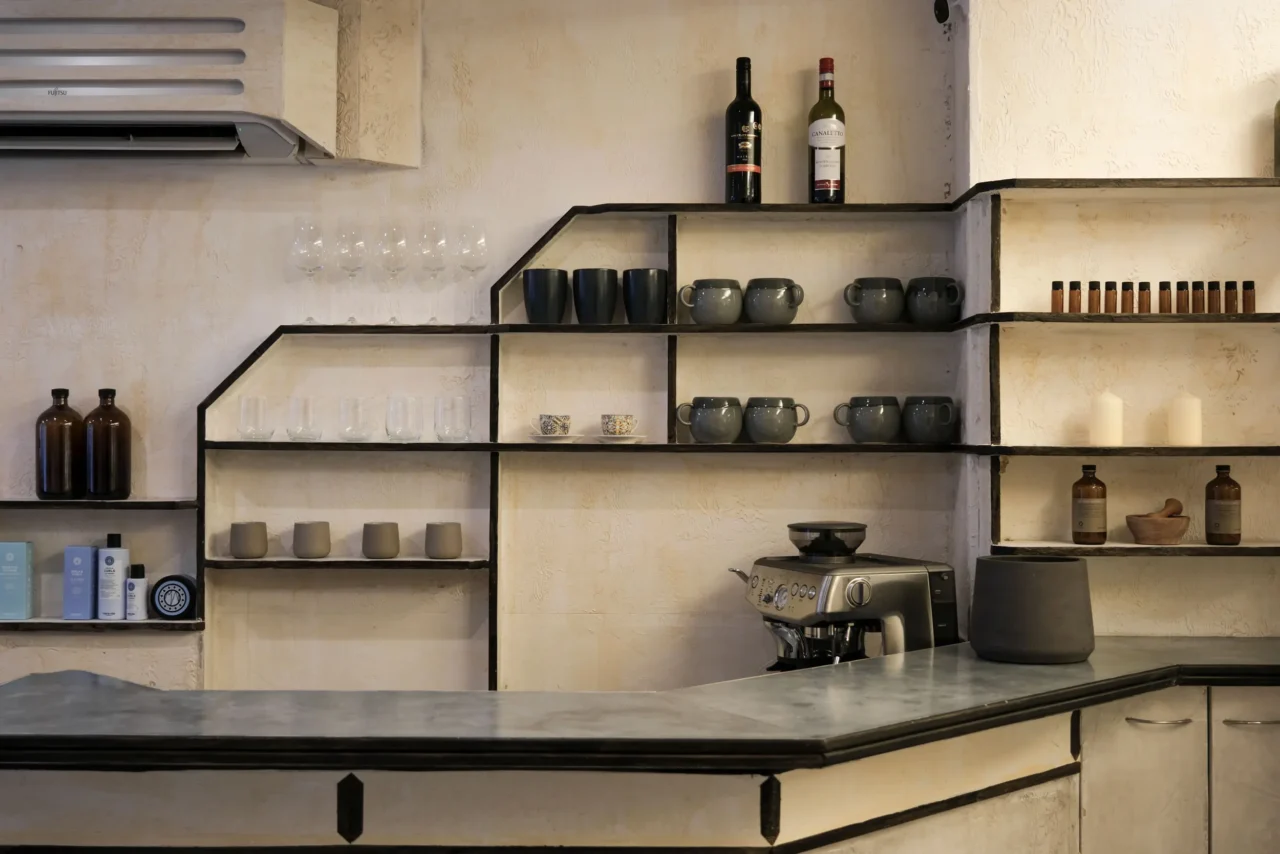 ESHK Hair salon reception bar and waiting area near London Bridge